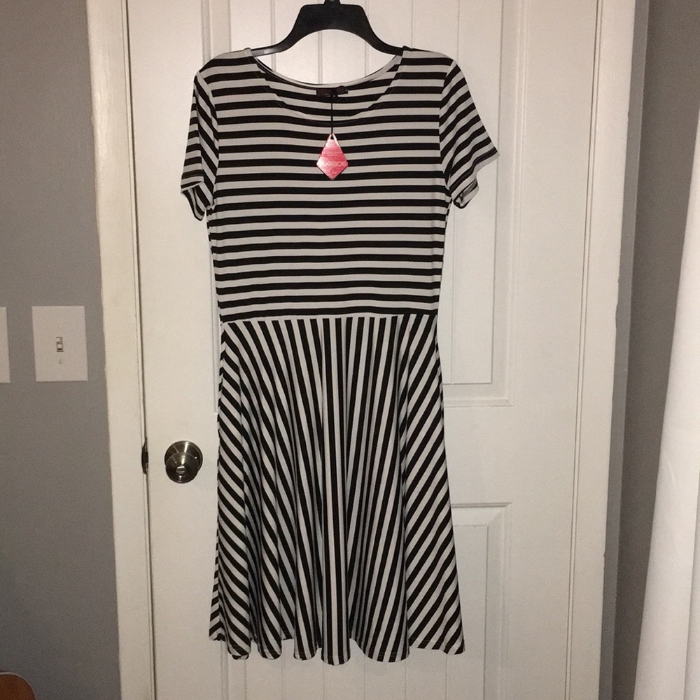 Striped Sort Sleeve Dress